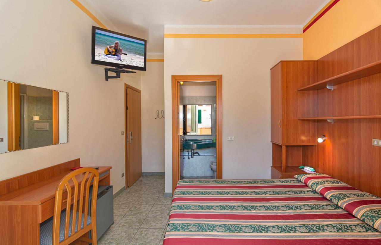 Hotel Dolly Viareggio Exterior foto